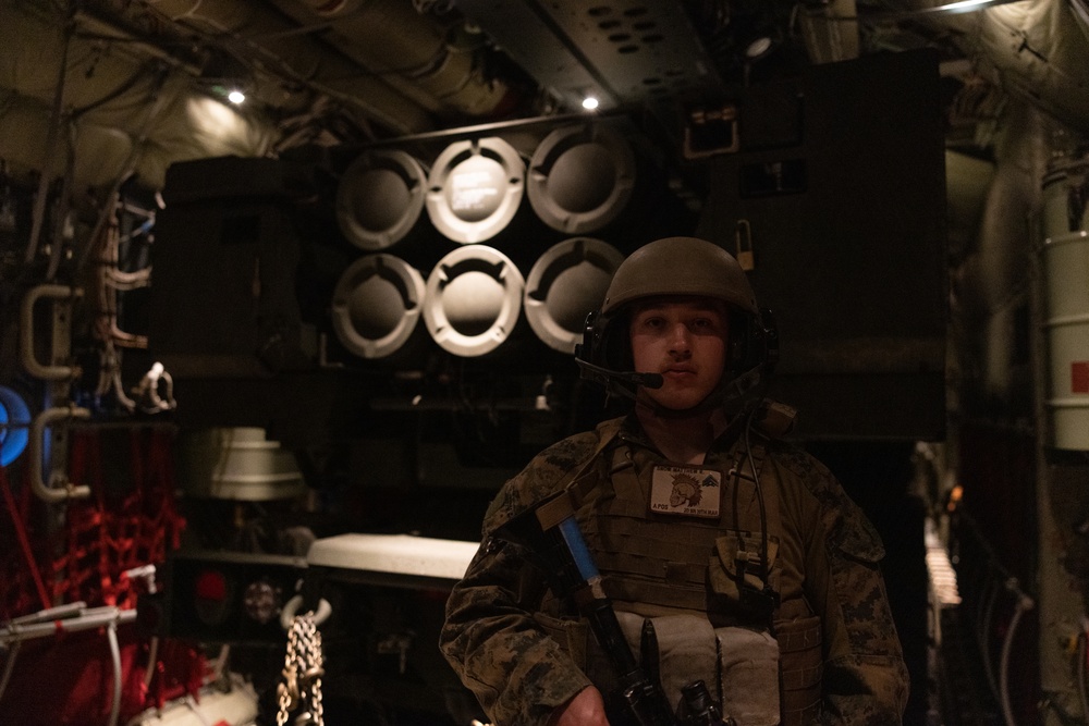 DVIDS - Images - 2/10 Marines Conduct a HIRAIN in Greece [Image 15 of 33]