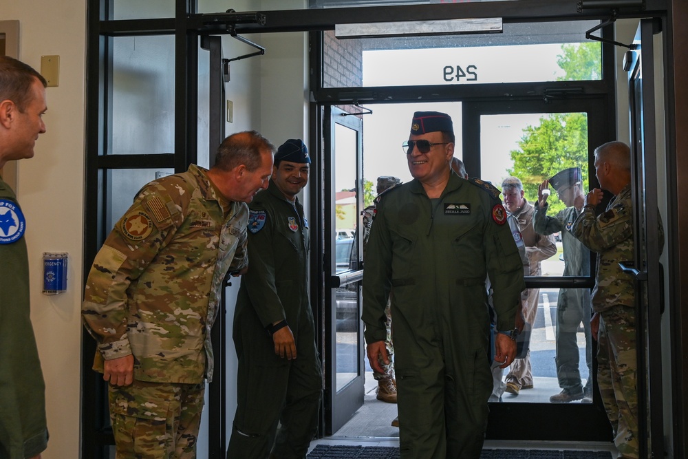 Iraq Air Force Lt. Gen. Shihab Jahid Ali visits the South Carolina Air National Guard