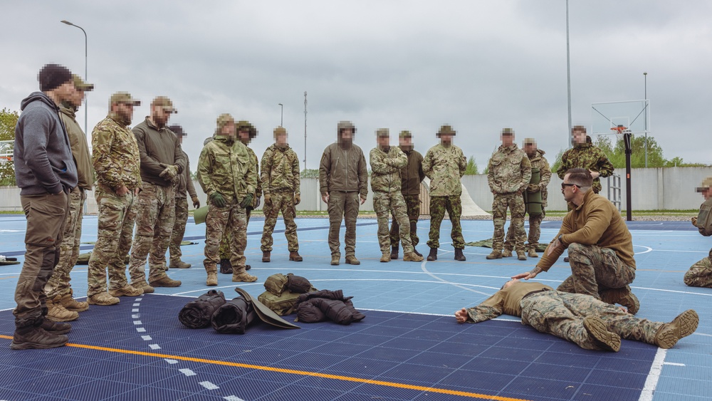 2d Recon Conducts TCCC Class with EDF