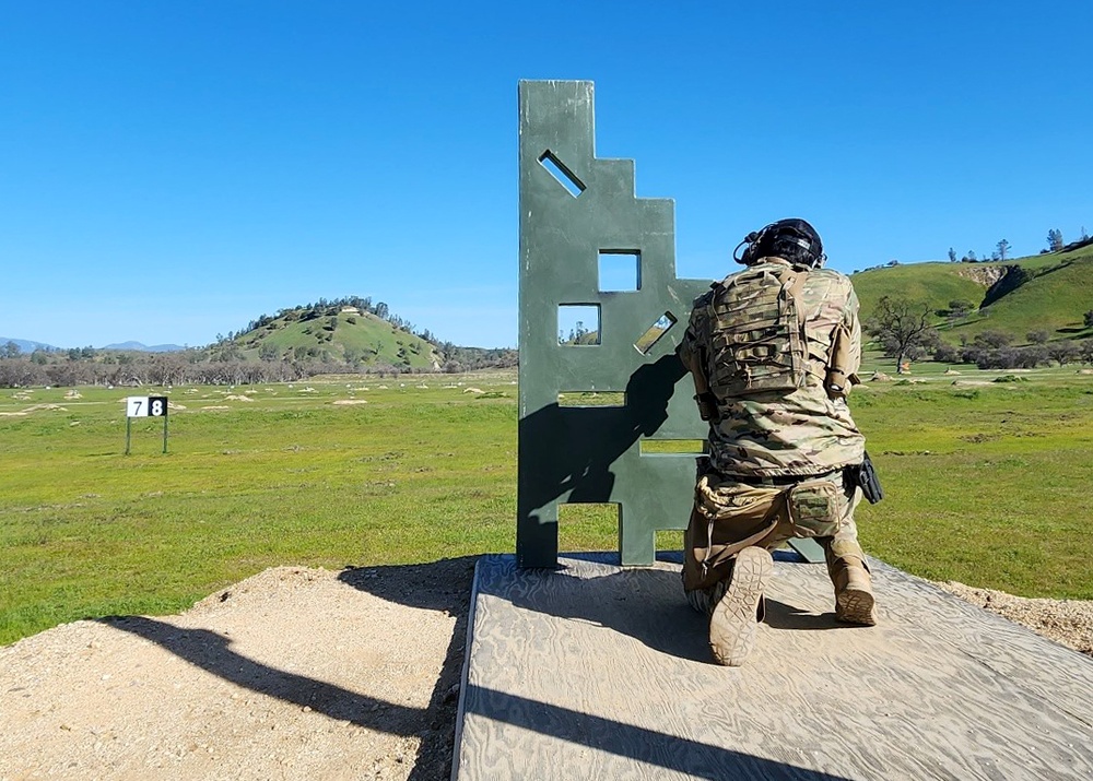 EOD Mobile Unit 3 Conducts EOD Warfare Specialist Training