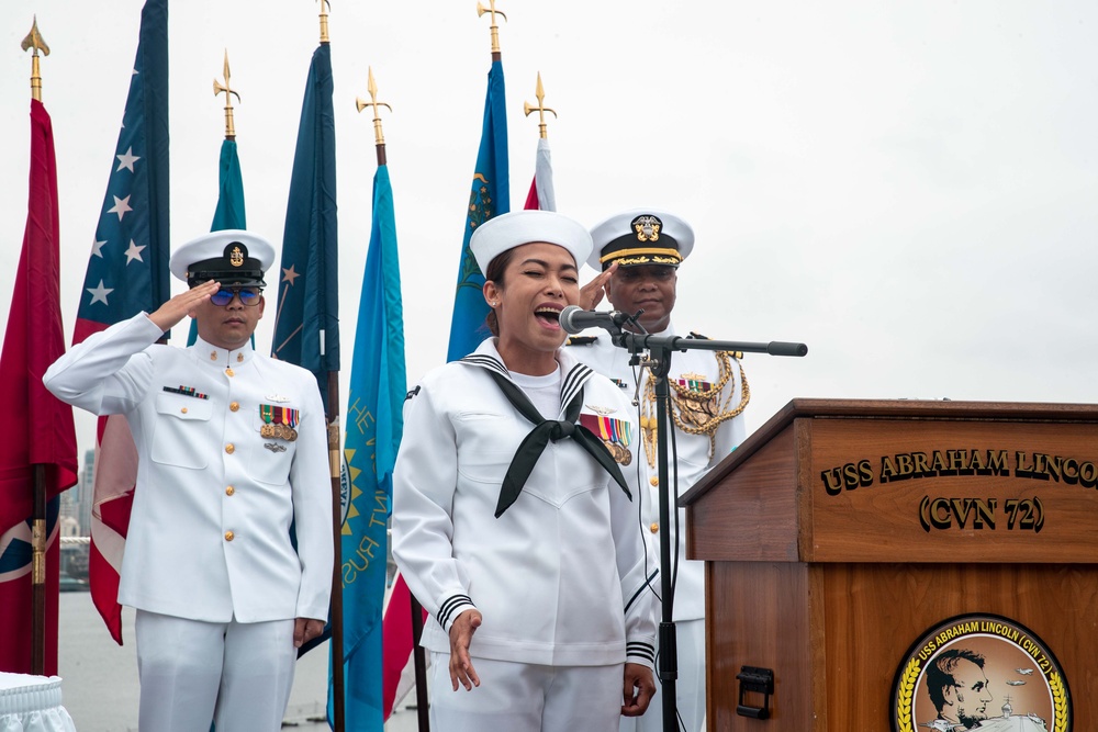 USS Abraham Lincoln hosts a retirement ceremony