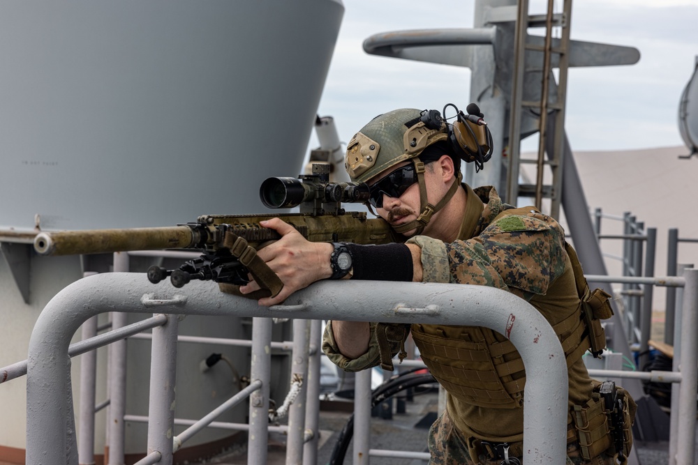 26th MEU Conducts Simulated Strait Transit
