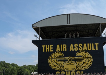 101st Airborne Mass Reenlistment Ceremony 2023