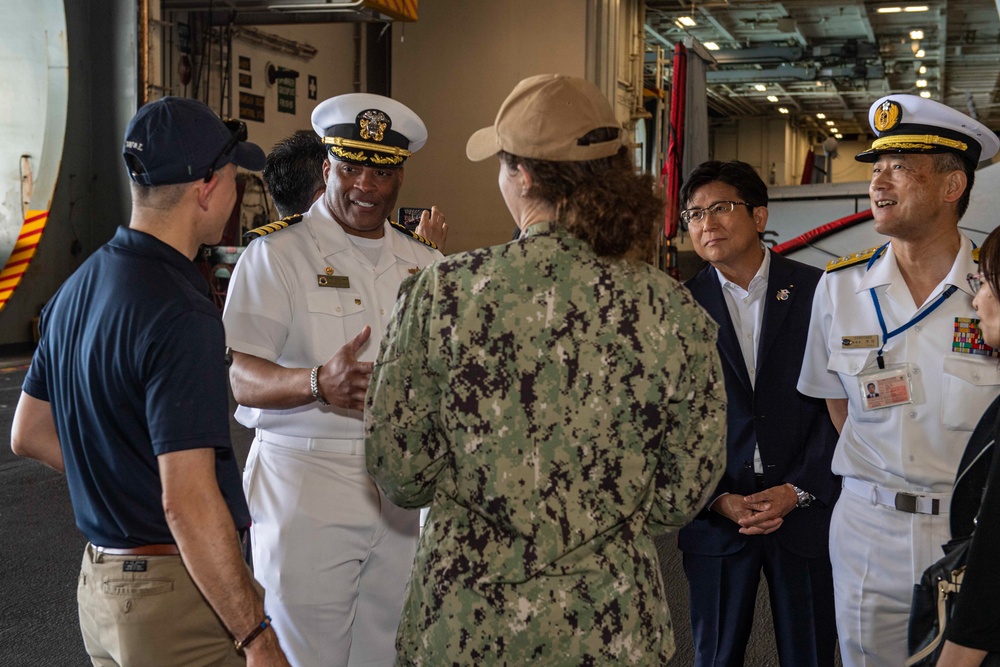 CO, Sasebo Mayor Tour USS Nimitz