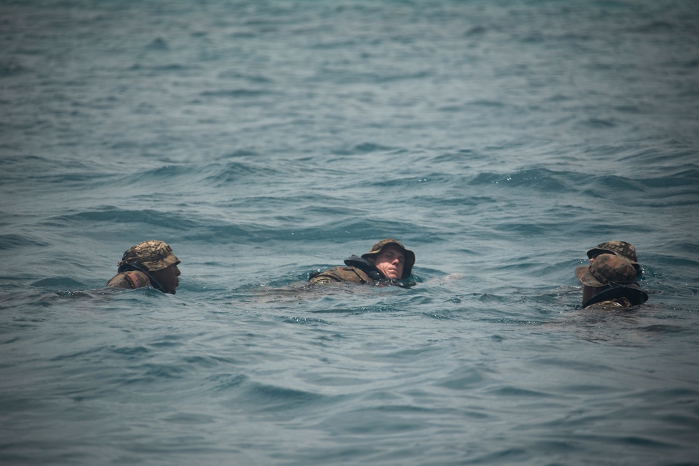 U.S. Soldiers Conduct Beach Insertion Training at MCBH