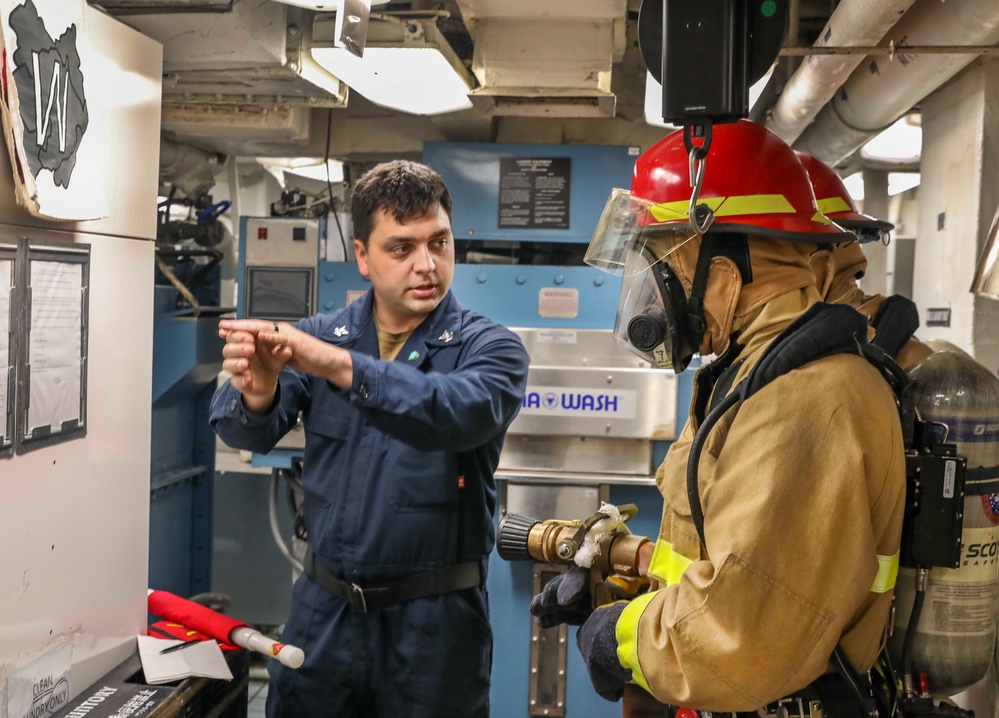 USS Shiloh Conducts Fire Drill