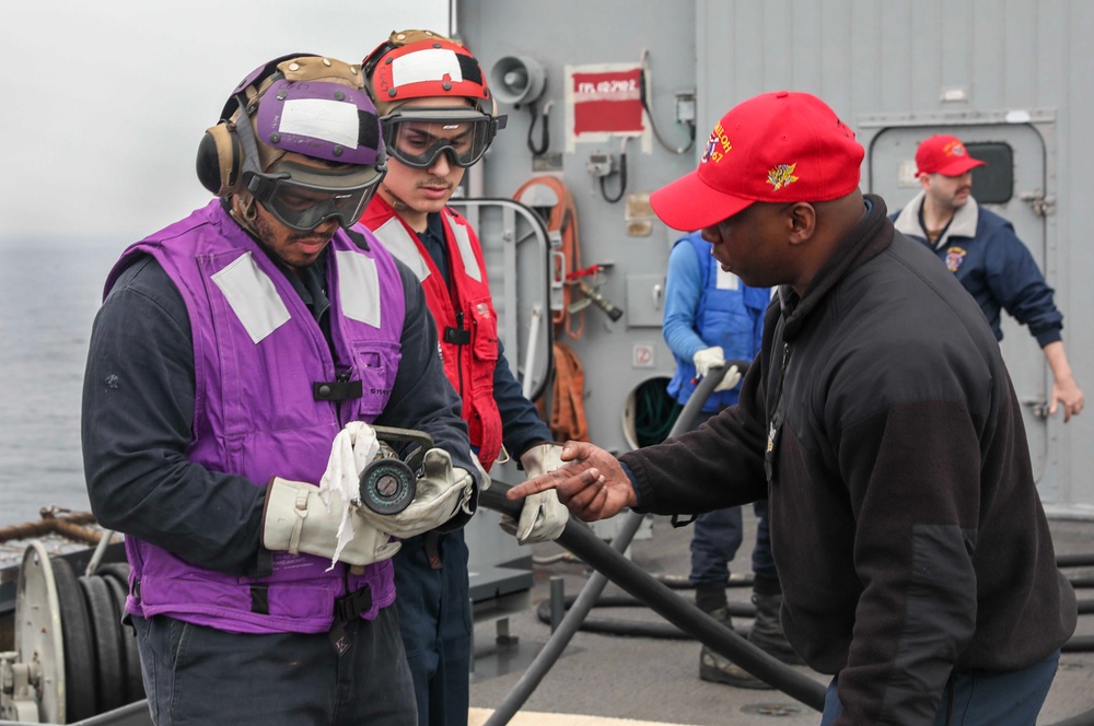 USS Shiloh Conducts Crash and Salvage Drill