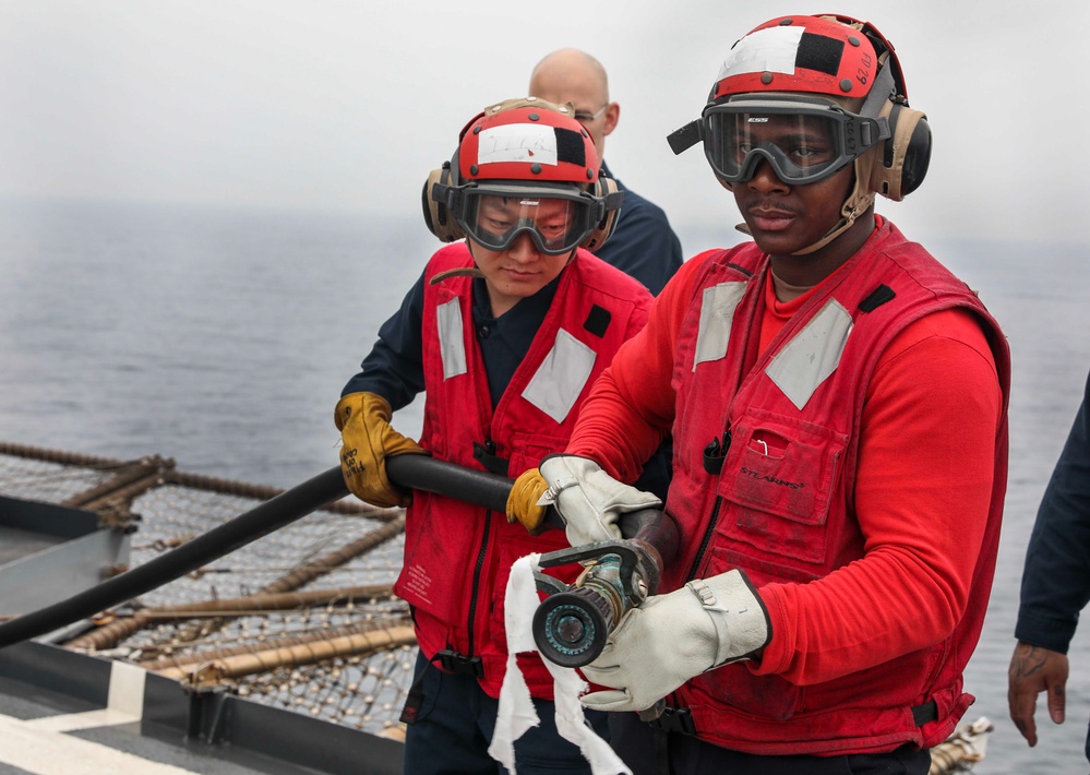 USS Shiloh Conducts Crash and Salvage Drill