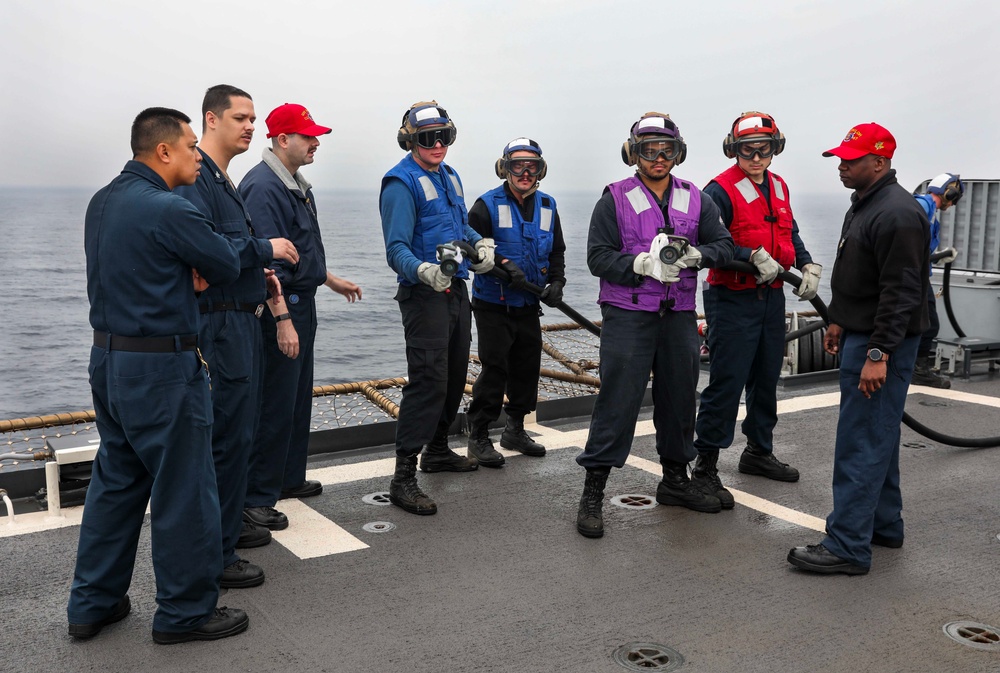 USS Shiloh Conducts Crash and Salvage Drill