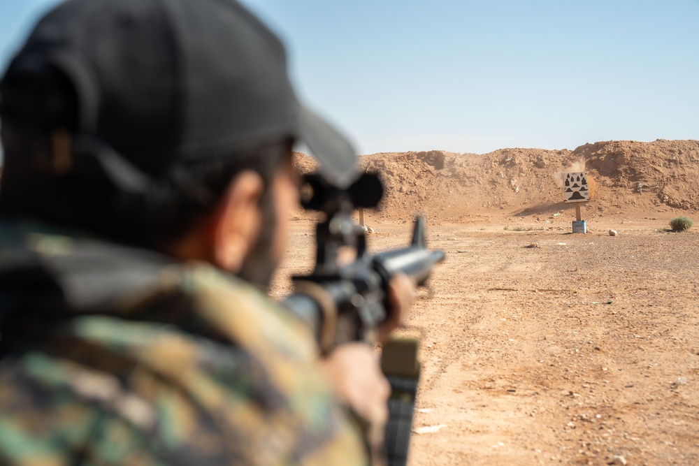 Syrian Free Army conducts individual weapon qualifications