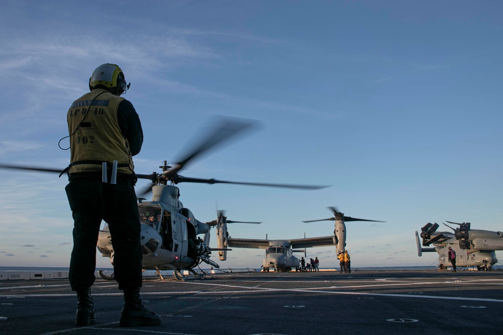 USS Mesa Verde Conducts Flight Ops During COMPTUEX