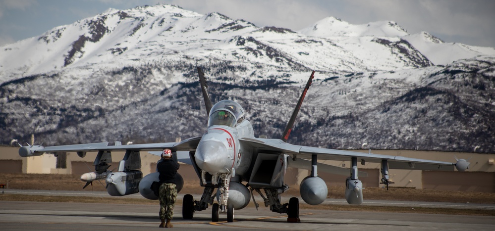 U.S. Navy EA-18G Growlers prepare for flight during Northern Edge 23-1