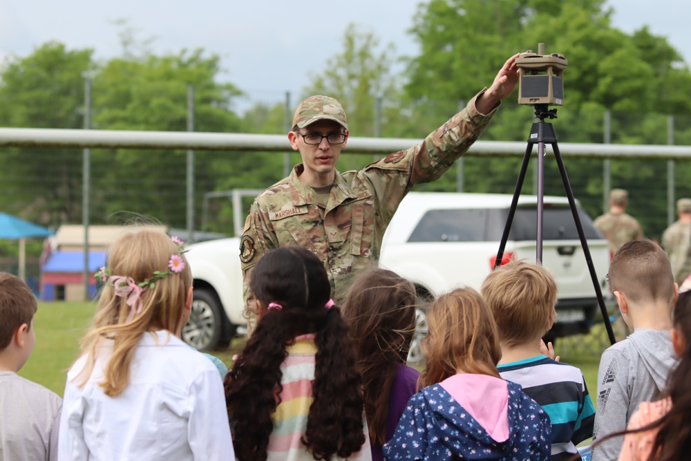 Vilseck Elementary Career Day