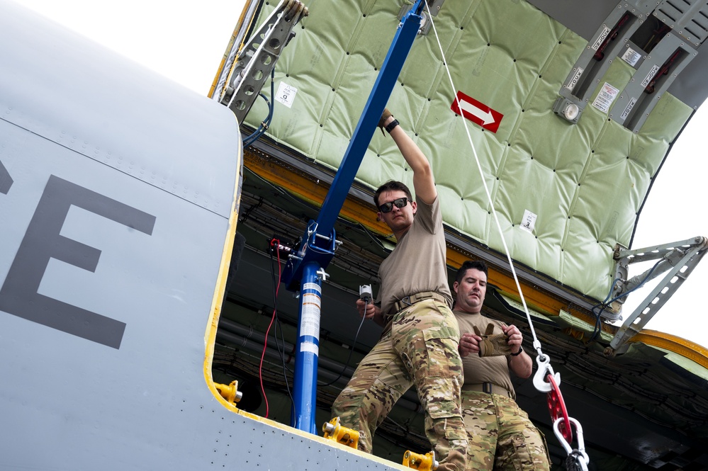 509th Weapons Squadron tests new cargo loading crane with goal to expand KC-135 capabilities