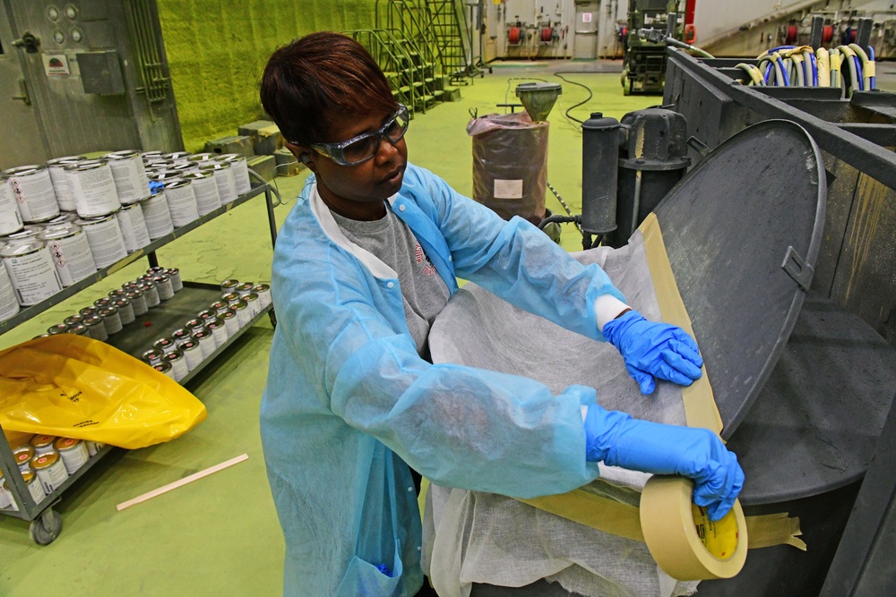 558th AMXSS gives aircraft showroom paint finish