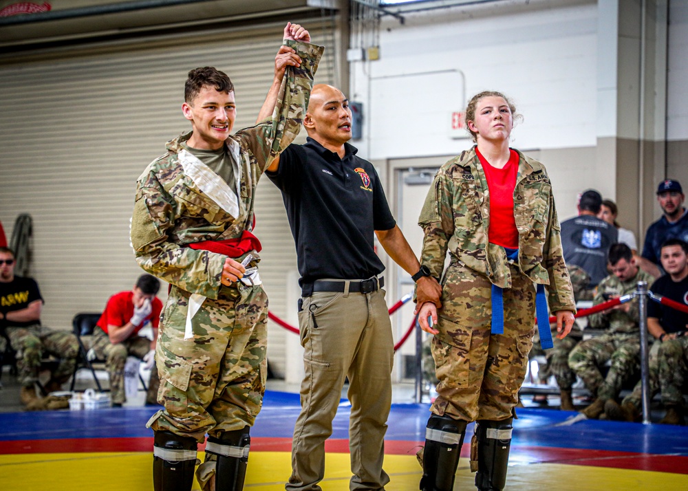 Paratroopers Participate In Combatives Tournament