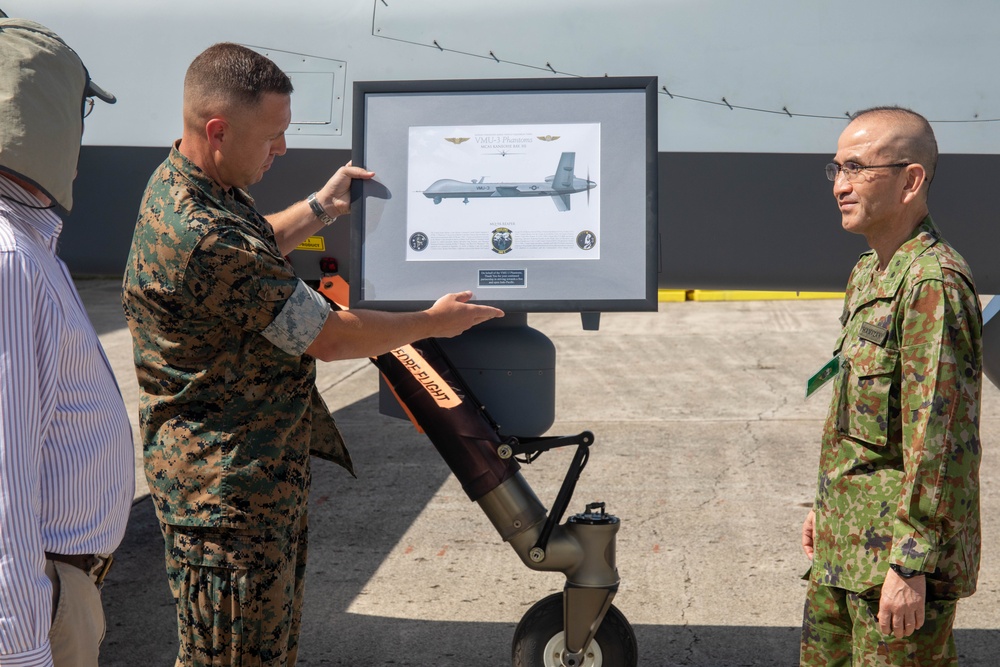 Japanese Ground Self Defense Force Visits VMU-3