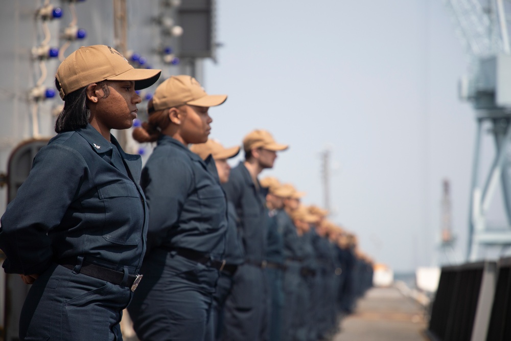 Manning the Rail: George Washington Departs Newport News Shipbuilding