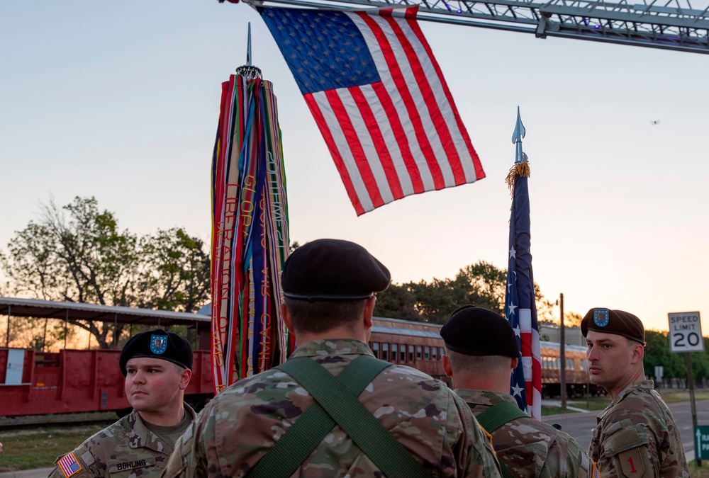 Soldiers perform presentation of colors