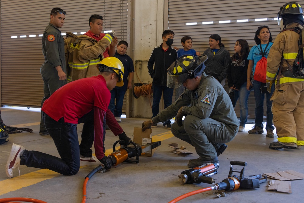 El Encanto Learning Center visits MCAS Yuma