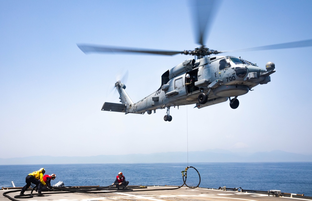 USS Robert Smalls (CG 62) Conducts HIFR with HSM-77 SaberHawks