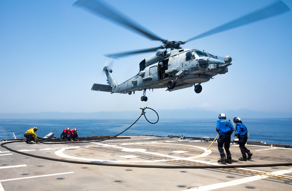 USS Robert Smalls (CG 62) Conducts HIFR with HSM-77 SaberHawks