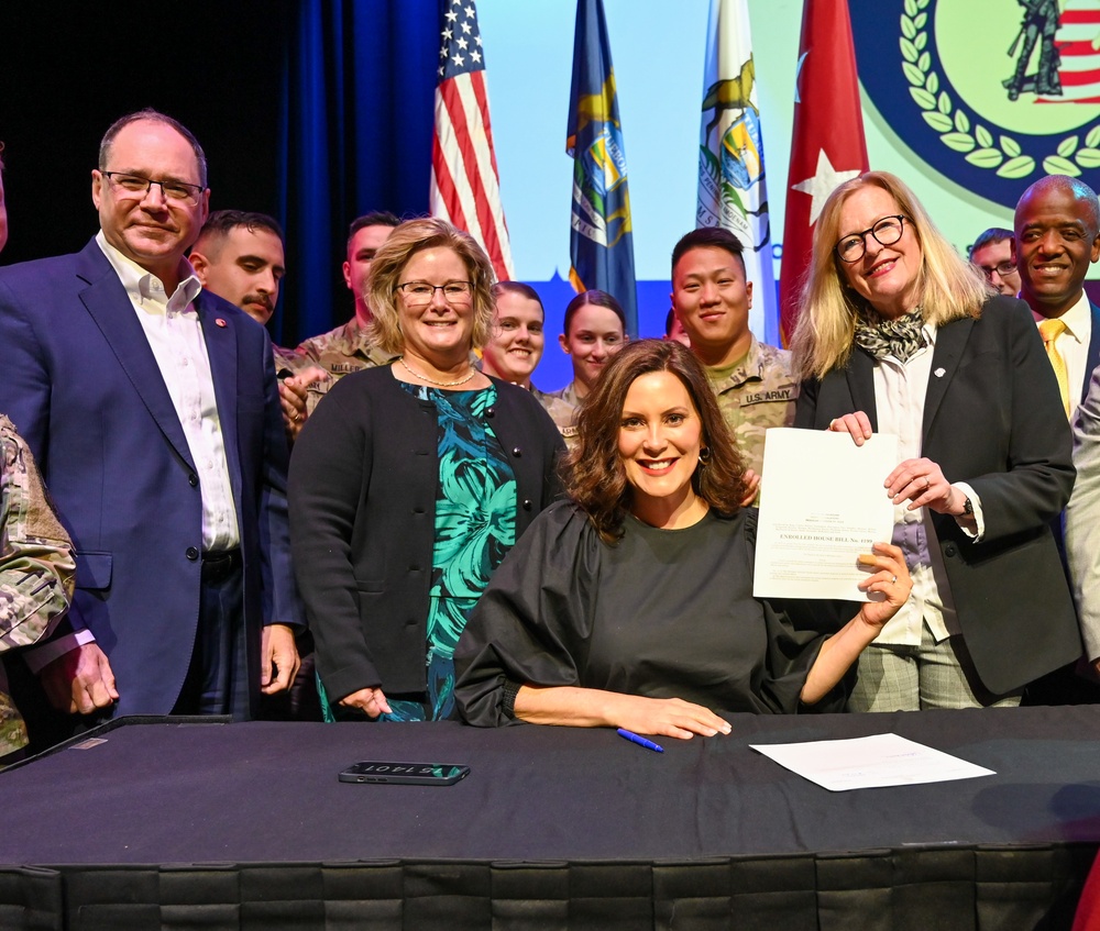 DVIDS Images Michigan Governor Signs Bill Allowing Guard Families   1000w Q95 