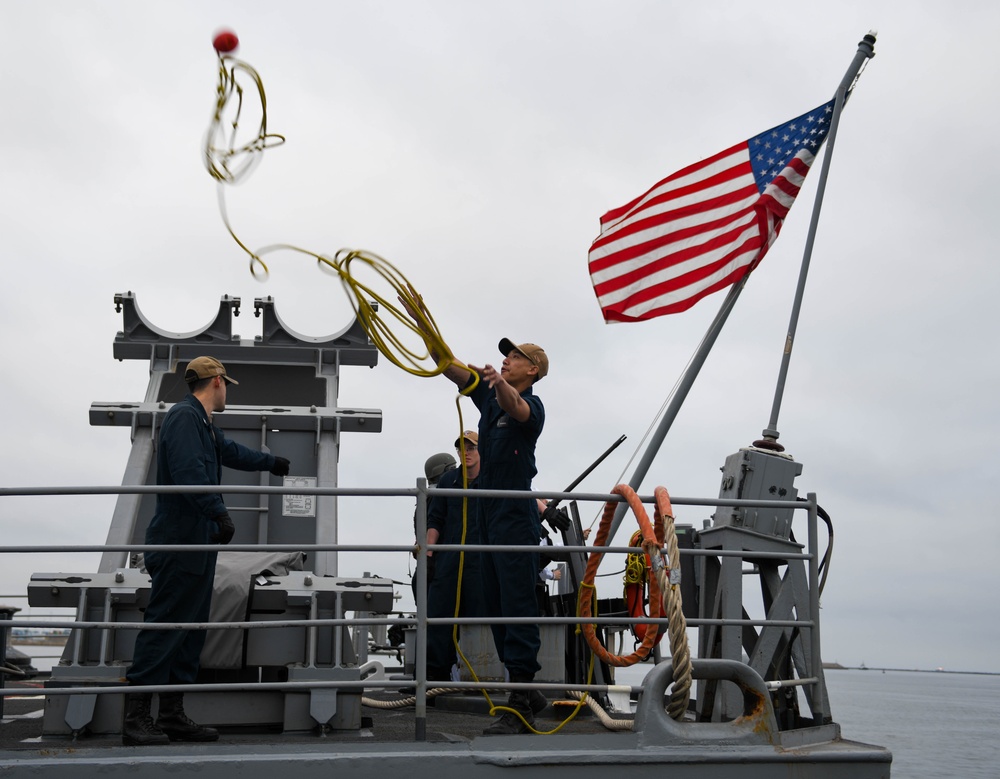 USS Princeton (CG 59) Pulls in to the Port of Los Angeles