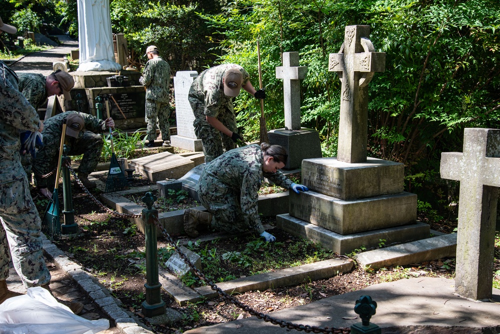 Yokohama Cemetery Cleanup
