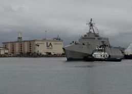 USS Cincinnati Pulls Into Port For LA Fleet Week