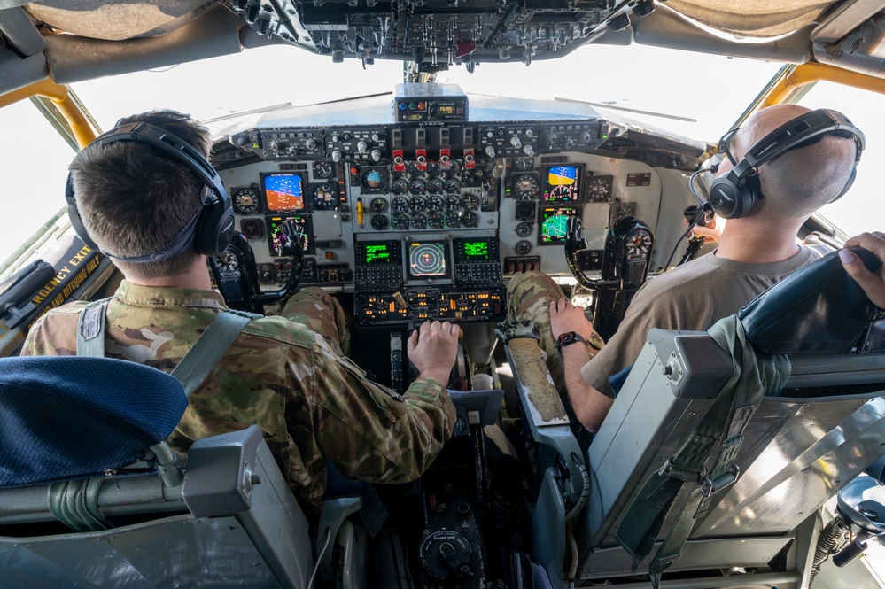 912th EARS Refuels USA and Coalition F-16’s