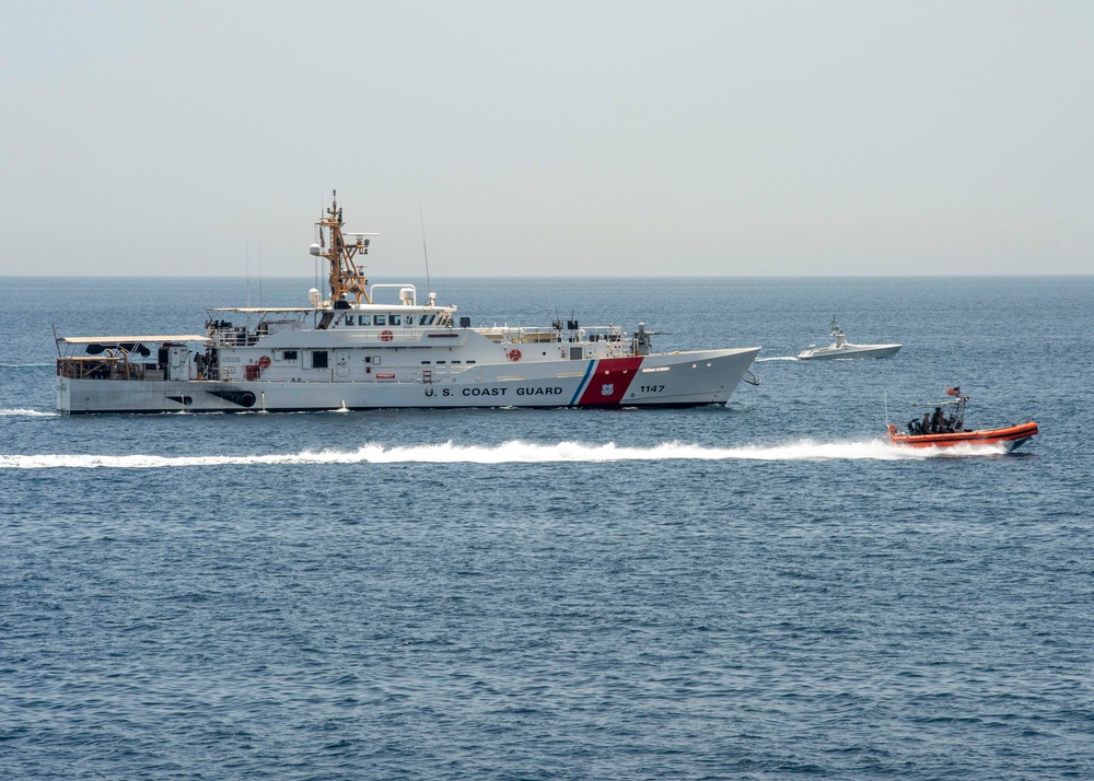 USS Paul Hamilton Strait of Hormuz Transit