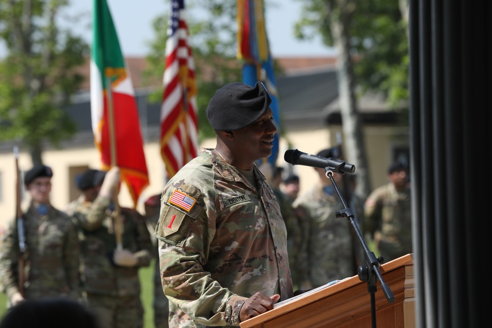 307th Military Intelligence Battalion hosts Change of Command ceremony