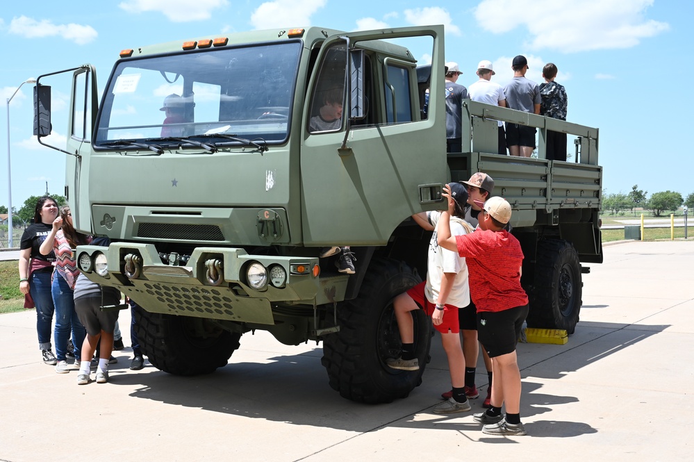 Navajo students have ‘a moment of science’ with 97 AMW AIM Wing program