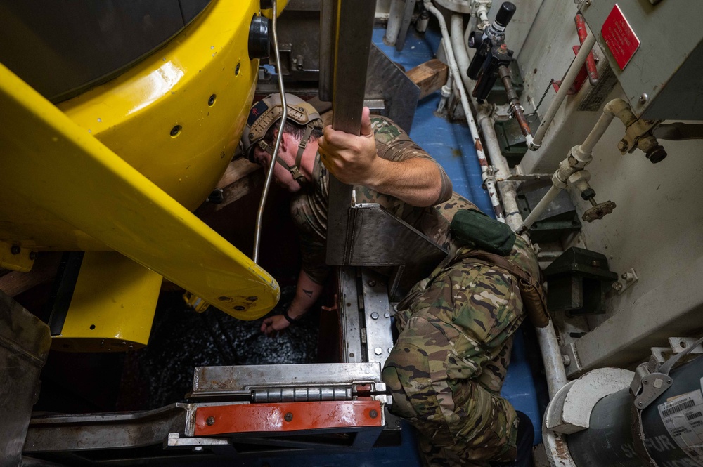 CTF 56 Conducts Damage Assessment and Ship Recovery Training