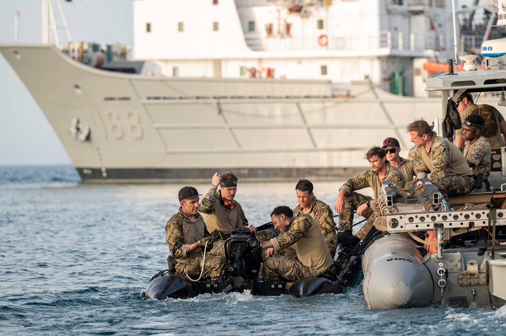 CTF 56 Conducts Damage Assessment and Ship Recovery Training