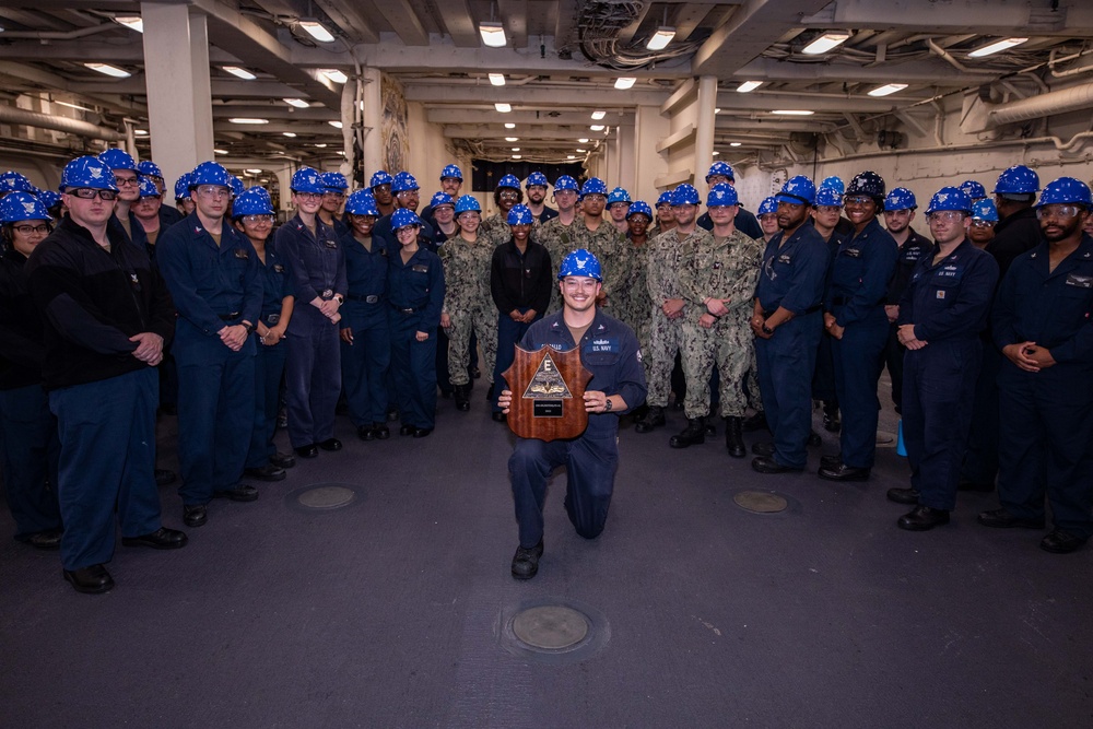 USS Arlington receives 2022 Battle Efficiency award