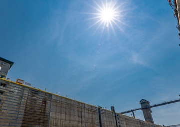 Work on new lock chamber at Charleroi near completion