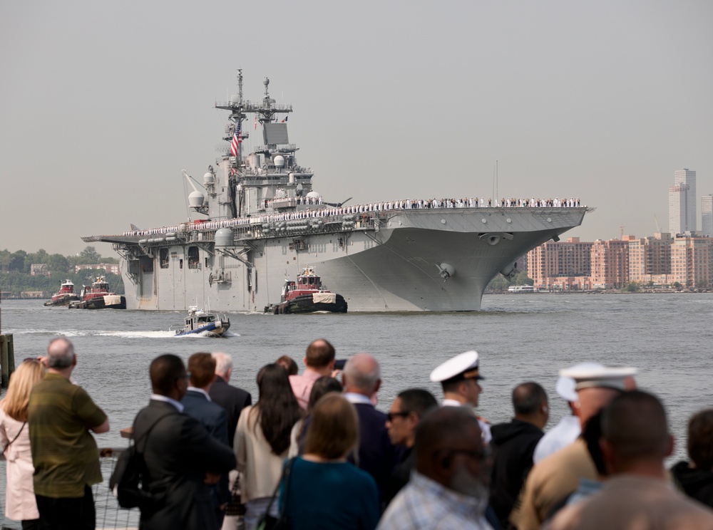 DVIDS Images Fleet Week New York 2025 Parade of Ships [Image 2 of 4]