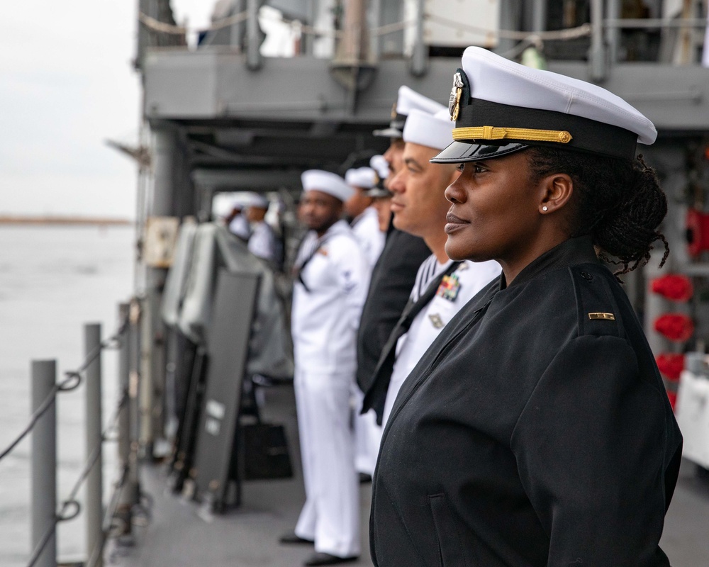 USS Princeton Arrives for Los Angeles Fleet Week