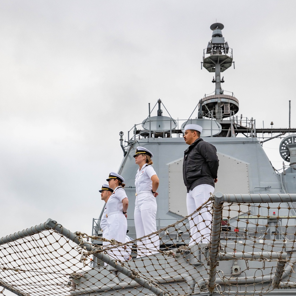 USS Princeton Arrives for Los Angeles Fleet Week