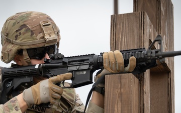 Big Red One Soldiers Qualify withM4 Carbine Rifles