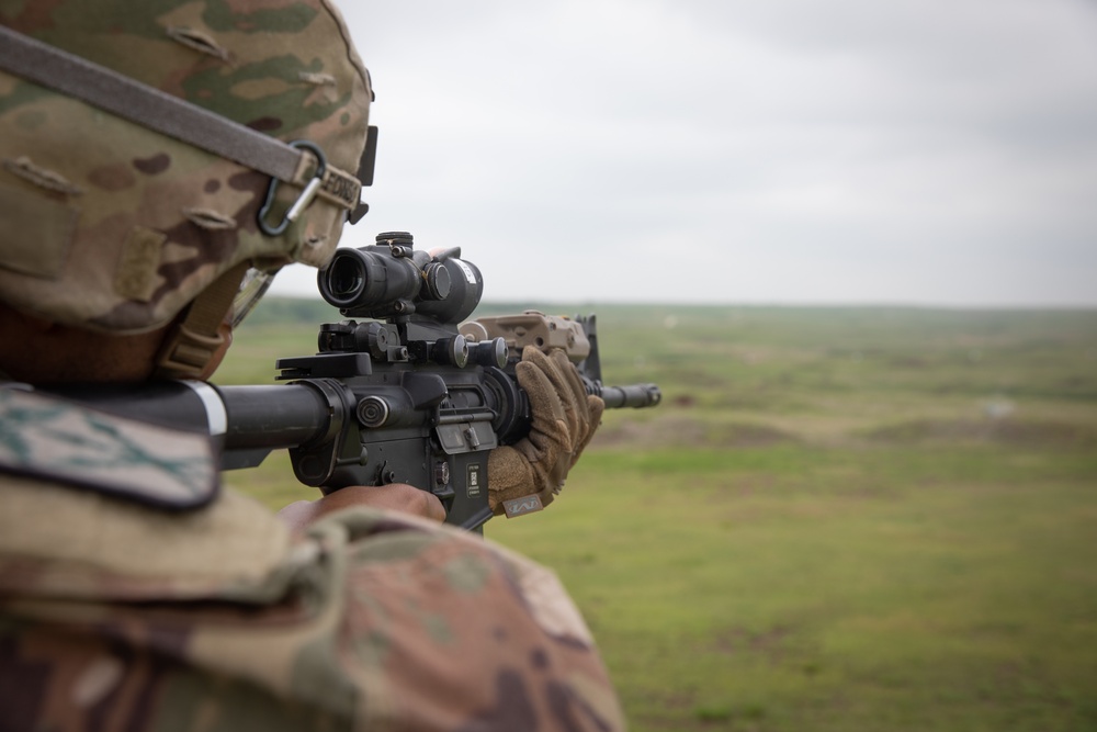 Big Red One Soldiers Qualify on M4 Carbine Rifles
