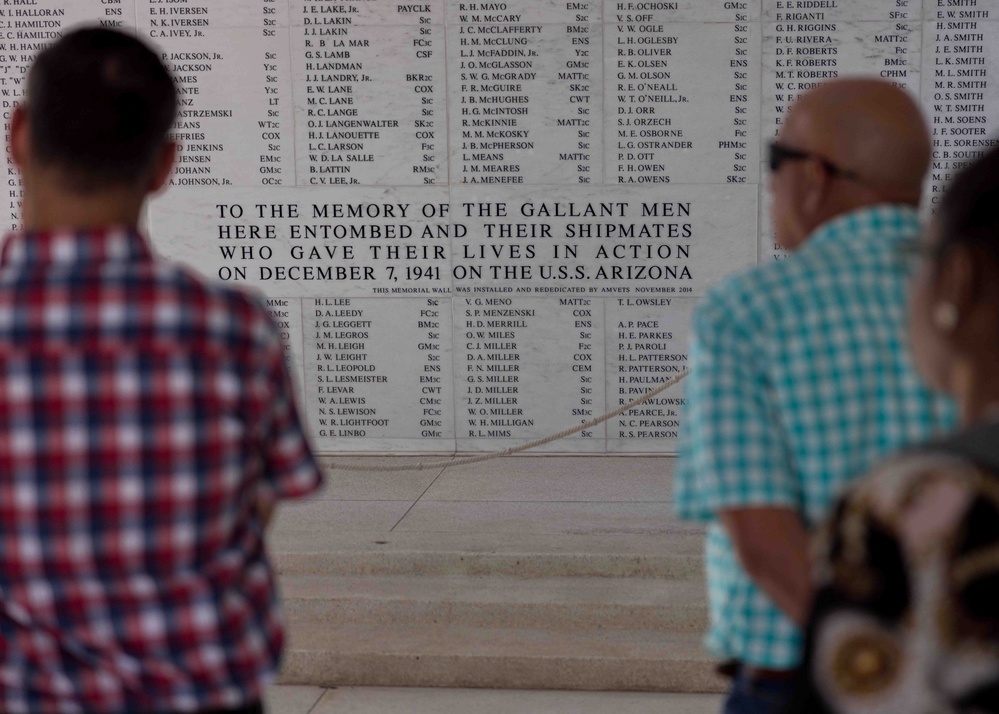 USINDOPACOM Tours Pearl Harbor