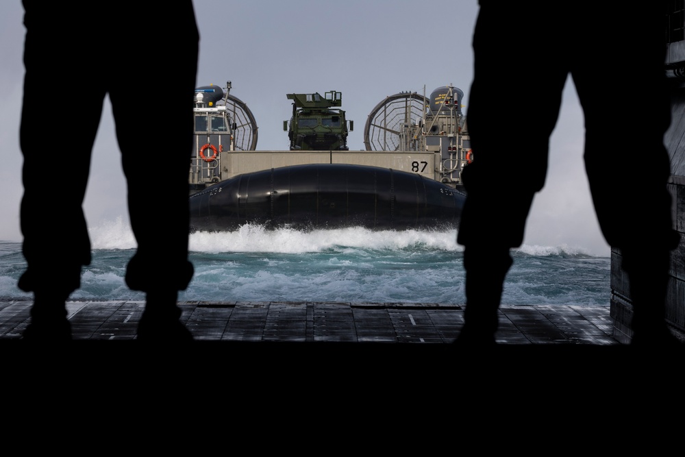 USS Bataan conducts well deck operations