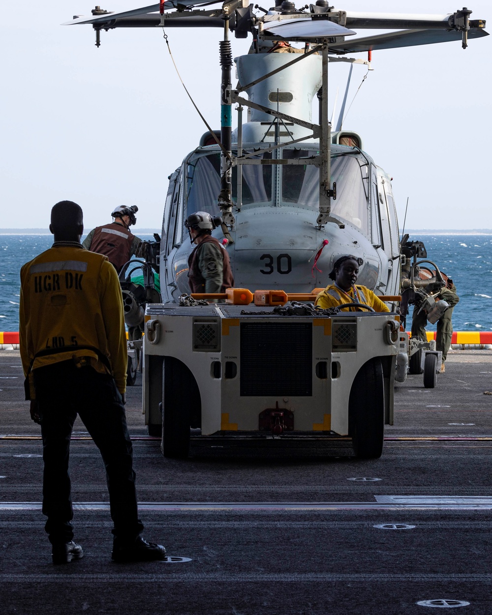 USS Bataan tranports aircraft