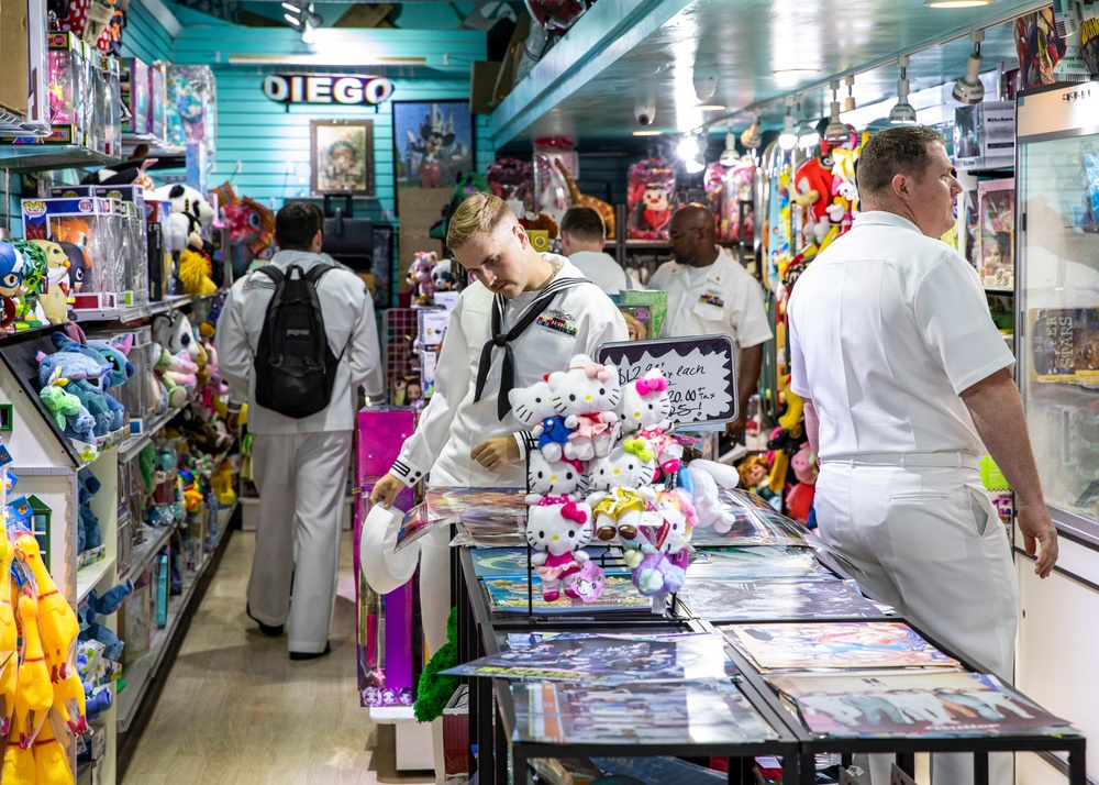 Sailors participate in the Los Angeles Navy fleet week