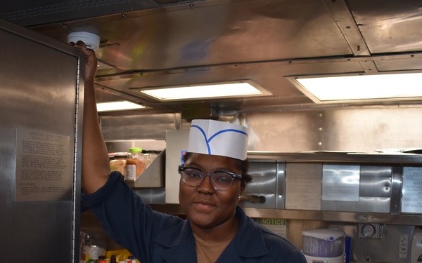 Division in the Spotlight Sailor Recognition: CSSR Hylton