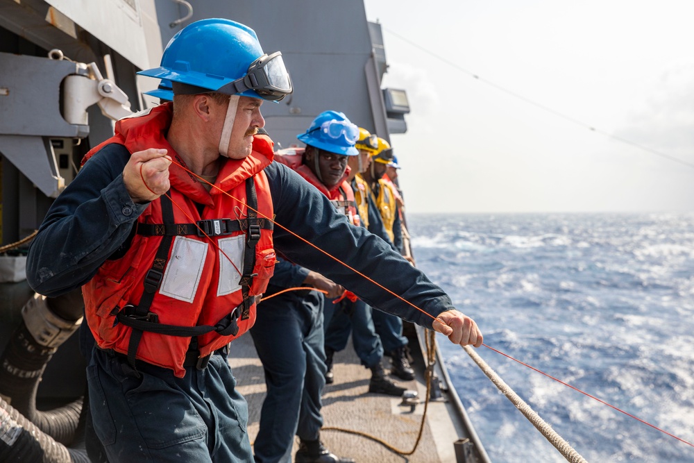 USS Anchorage RAS with USNS Tippecanoe