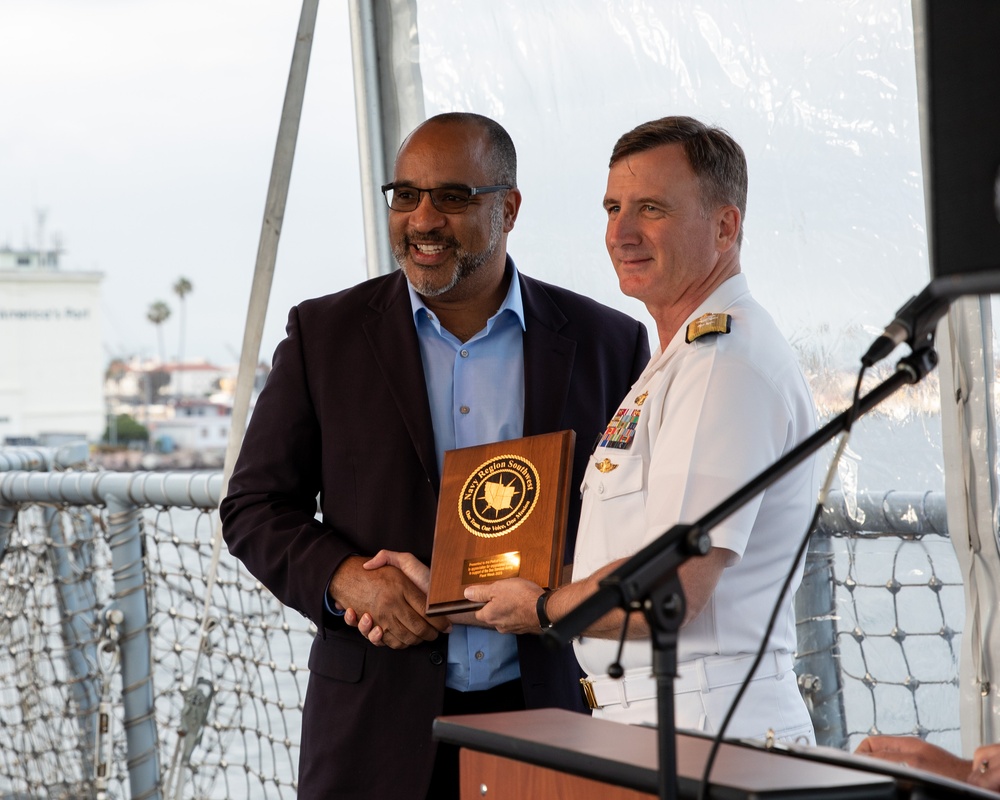 USS Princeton Hosts Navy Reception